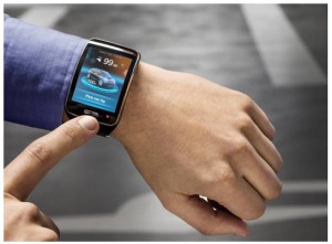 BMW: Fahrerloses Einparken per Smartwatch-Befehl