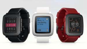 Die pebble Time ist jetzt auch im Laden erhältlich