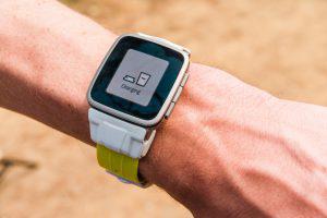 Neues Armband verspricht GPS und extra Akkulaufzeit für die Pebble Time
