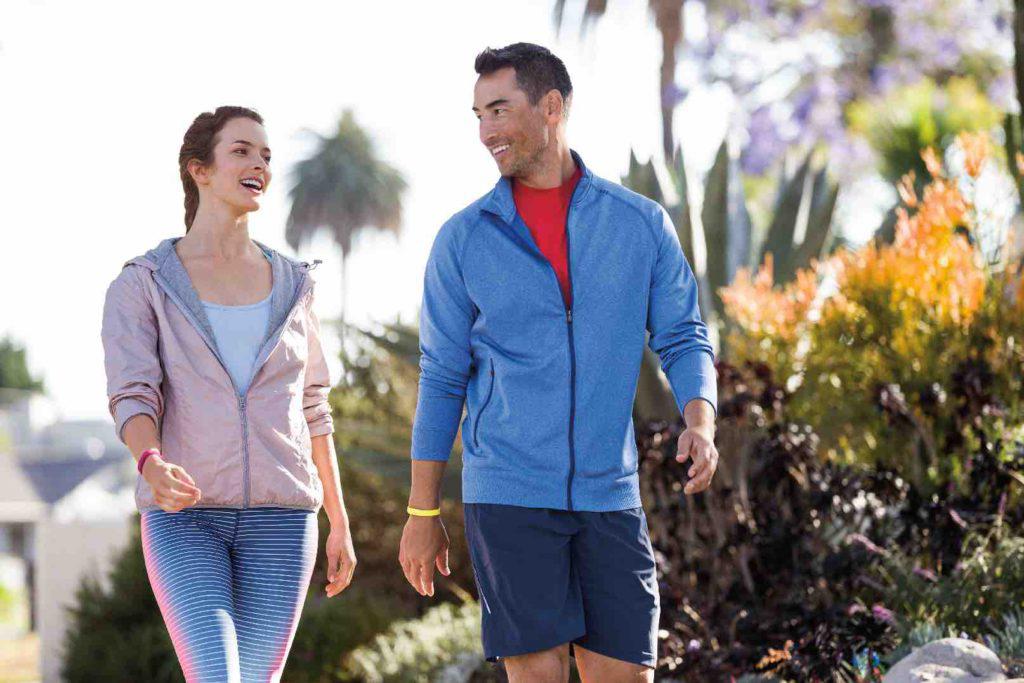 Fitbit Flex 2 Lifestyle Paar am Laufen