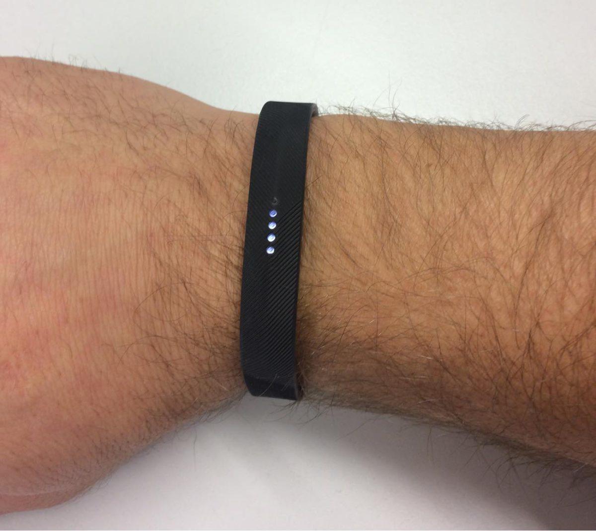 Fitbit Flex 2 am Arm