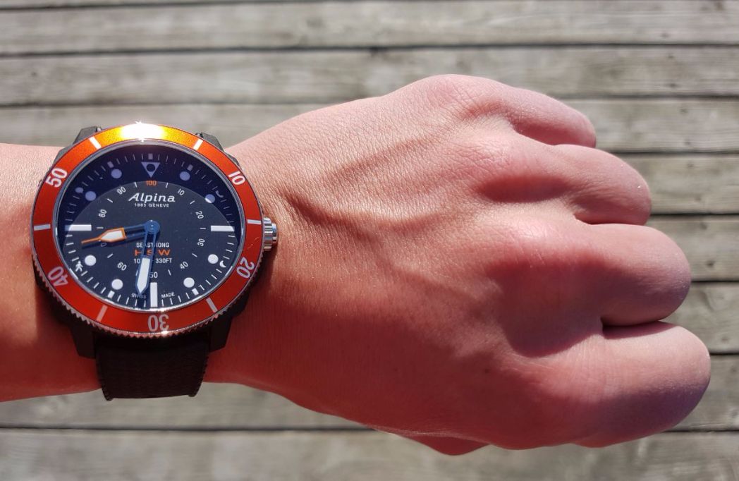Am Handgelenk Alpina Seastrong Horological Smartwatch Am Handgelenk Alpina Seastrong Horological Smartwatch
