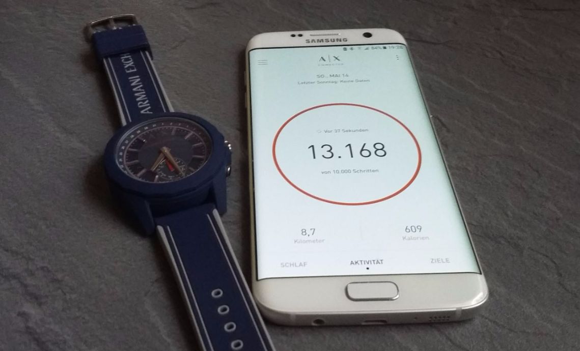 Armani Exchange mit Smartphone Hybrid Smartwatch