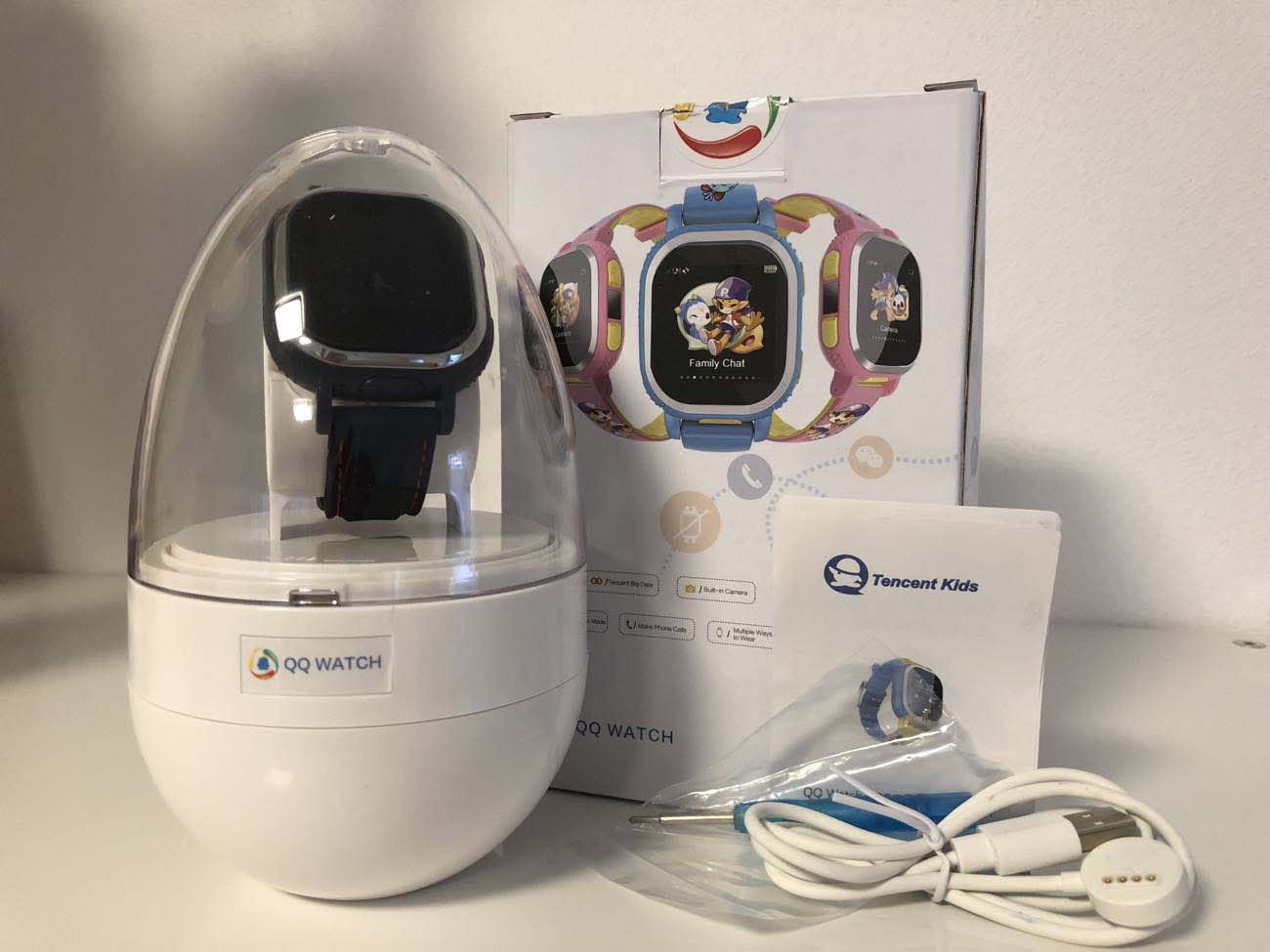 Tencent QQ Watch Touch Dunkelblau Verpackung und Lieferumfang Tencent QQ Watch Touch Dunkelblau Verpackung und Lieferumfang