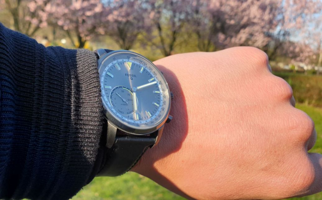 Fossil Q Goodwin am Handgelenk_1 Hybrid Smartwatch Test