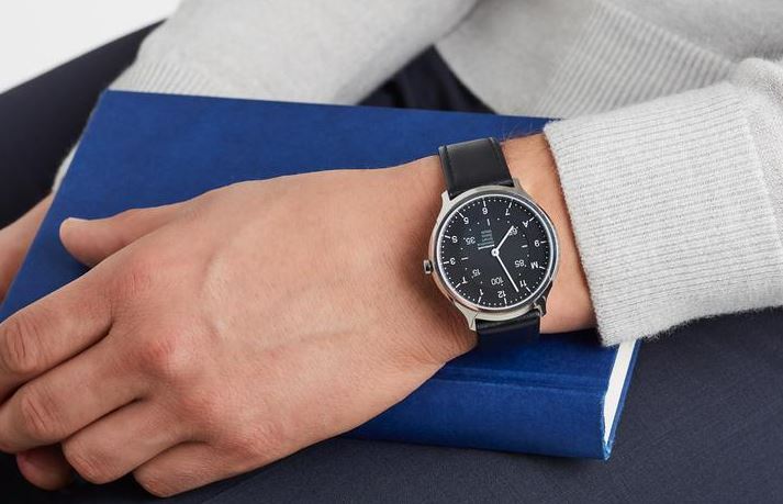 mondaine helvetica regular smartwatch