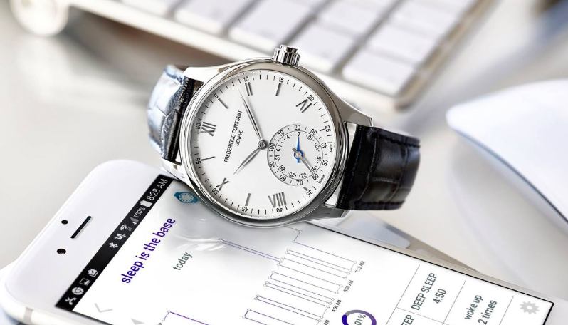 Frederique Constant Horological Smartwatch neben App mit Schlafanalyse Frederique Constant Horological Smartwatch neben App mit Schlafanalyse