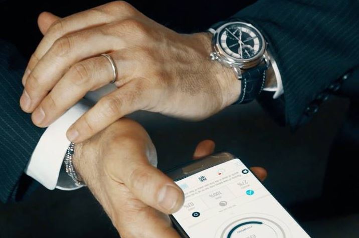 Frederique Constant Hybrid Manufacture Smartwatch mit Smartphone-App Frederique Constant Hybrid Manufacture Smartwatch mit Smartphone-App