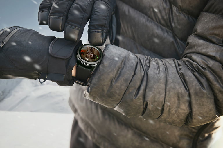 Samsung Gear S3 Smartwatch beim Bergsteigen