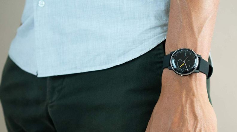 Withings Move ECG Smartwatch am Handgelenk Withings Move ECG Smartwatch am Handgelenk