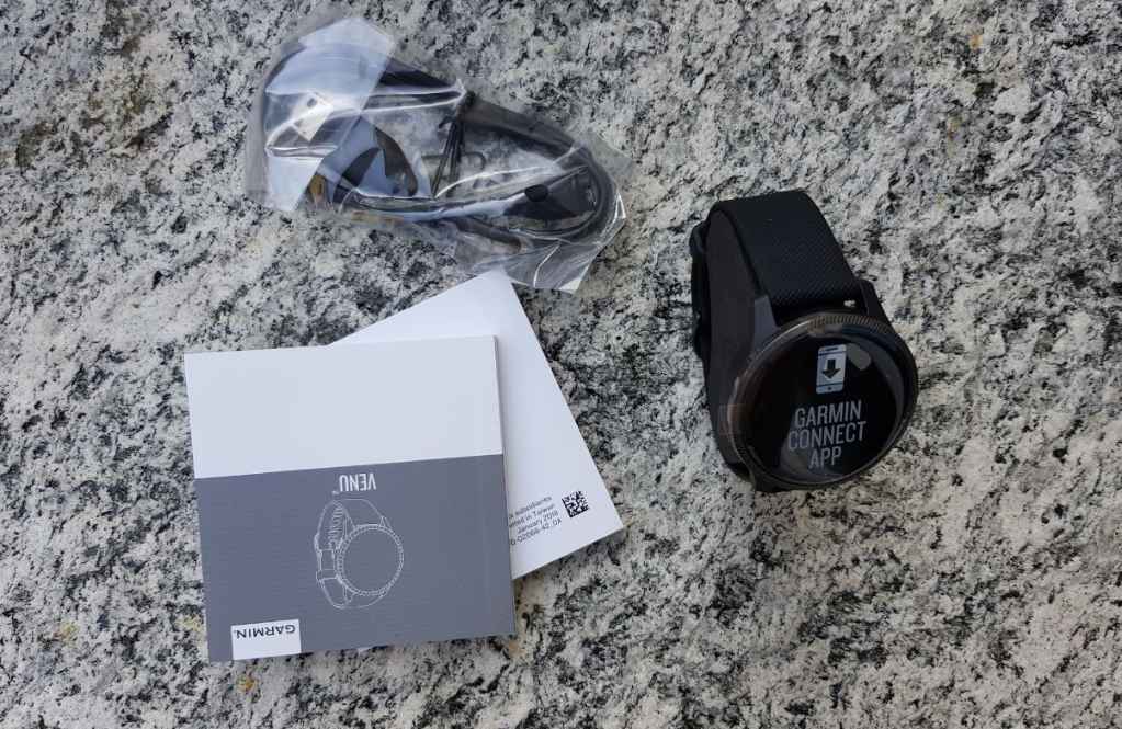 garmin venu fitness uhr test lieferumfang ausgepackt