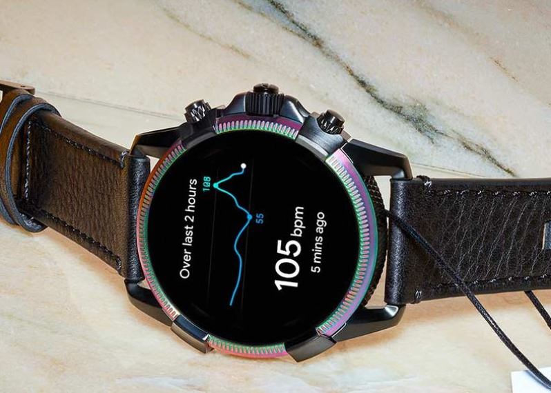 Diesel On Full Guard 2.5 Smartwatch liegend mit Anzeige der Herzfrequenz auf Display Diesel On Full Guard 2.5 Smartwatch liegend mit Anzeige der Herzfrequenz auf Display