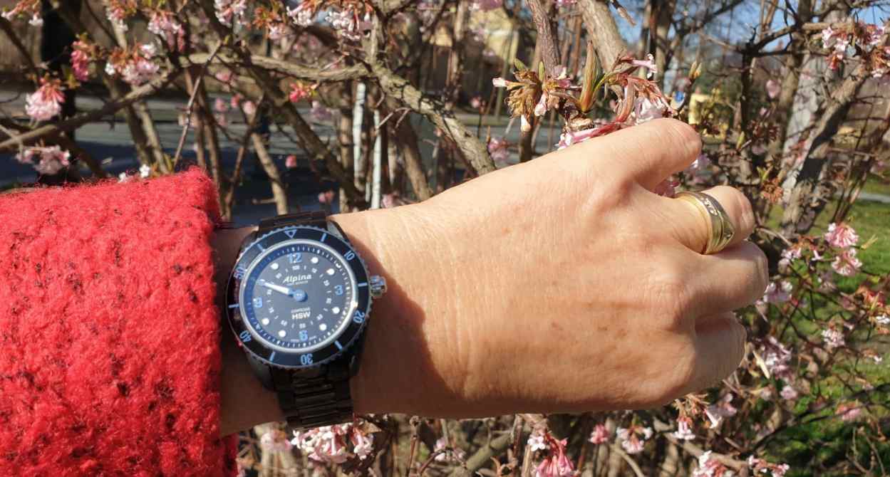 alpina comtesse horological smartwatch test am handgelenk notification alpina comtesse horological smartwatch test am handgelenk notification