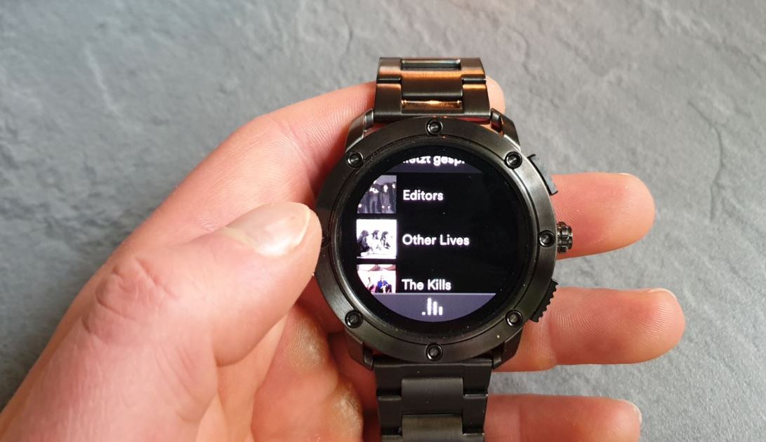 diesel on axial smartwatch musik hoeren
