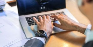 Facebook arbeitet offenbar an einer eigenen Smartwatch