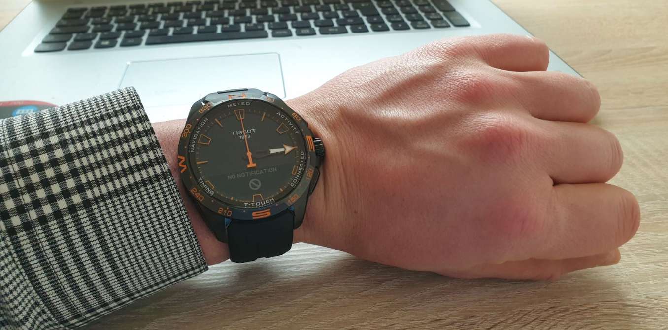 tissot t-touch connect solar smartwatch test benachrichtigungen