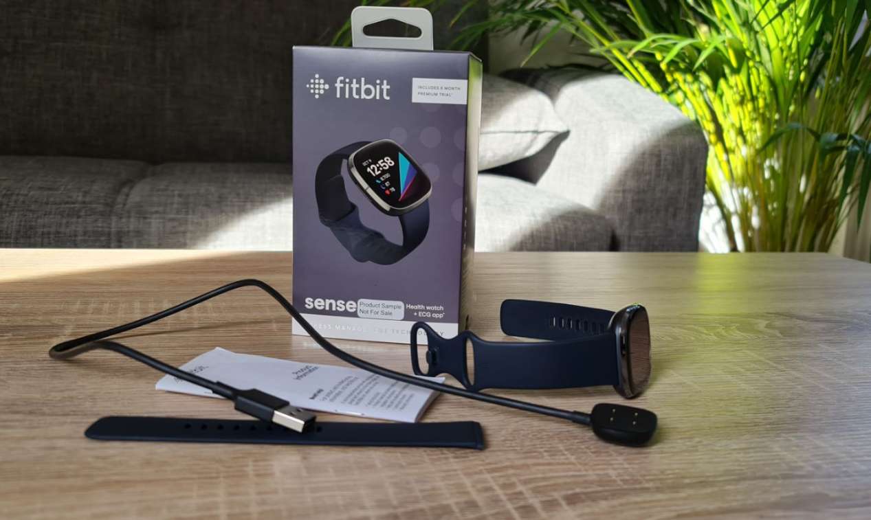 fitbit sense smartwatch test lieferumfang