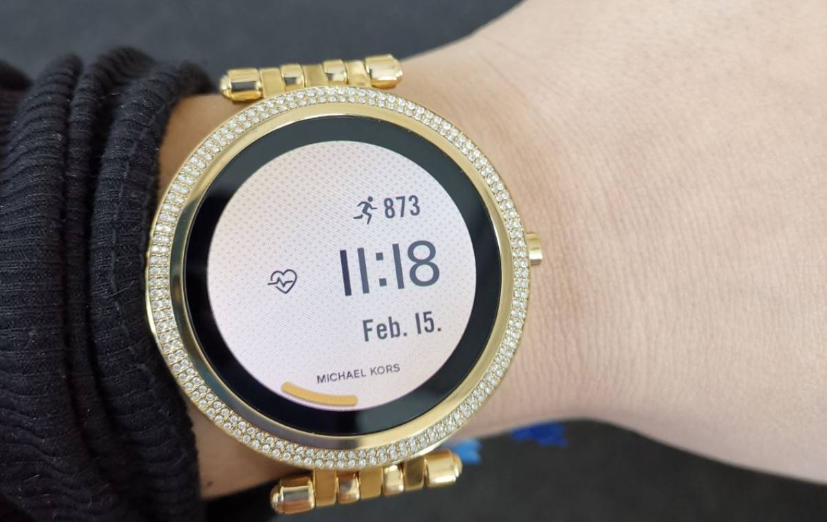 michael kors darci gen 5e smartwatch test am handgelenk_1