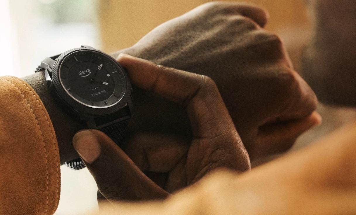 fossil stella gen 6 hybrid smartwatch_1