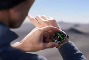 Smartwatch mit LTE versus Bluetooth: Wann sich Aufpreis und eSIM-Kosten lohnen