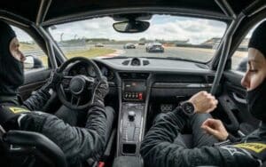 Boxenstopp am Handgelenk: Wenn die Smartwatch zum unverzichtbaren Copiloten auf der Rennstrecke wird