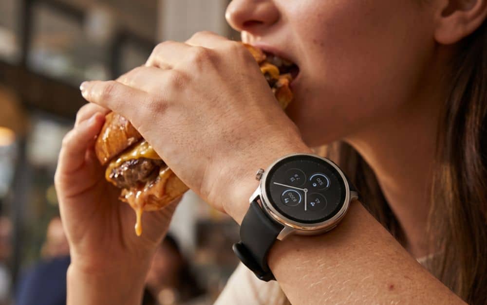 Sharp Karada Mate Watch: Die erste Smartwatch, die Kalorien beim Essen zählt